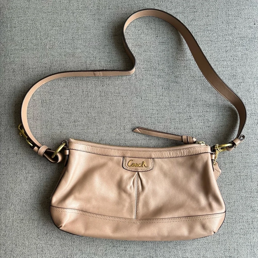 Coach East West Convertible strap Leather Shoulder bag